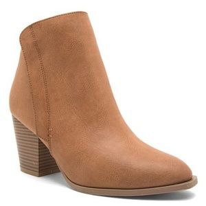 Qupid Prenton cognac pointed ankle boots